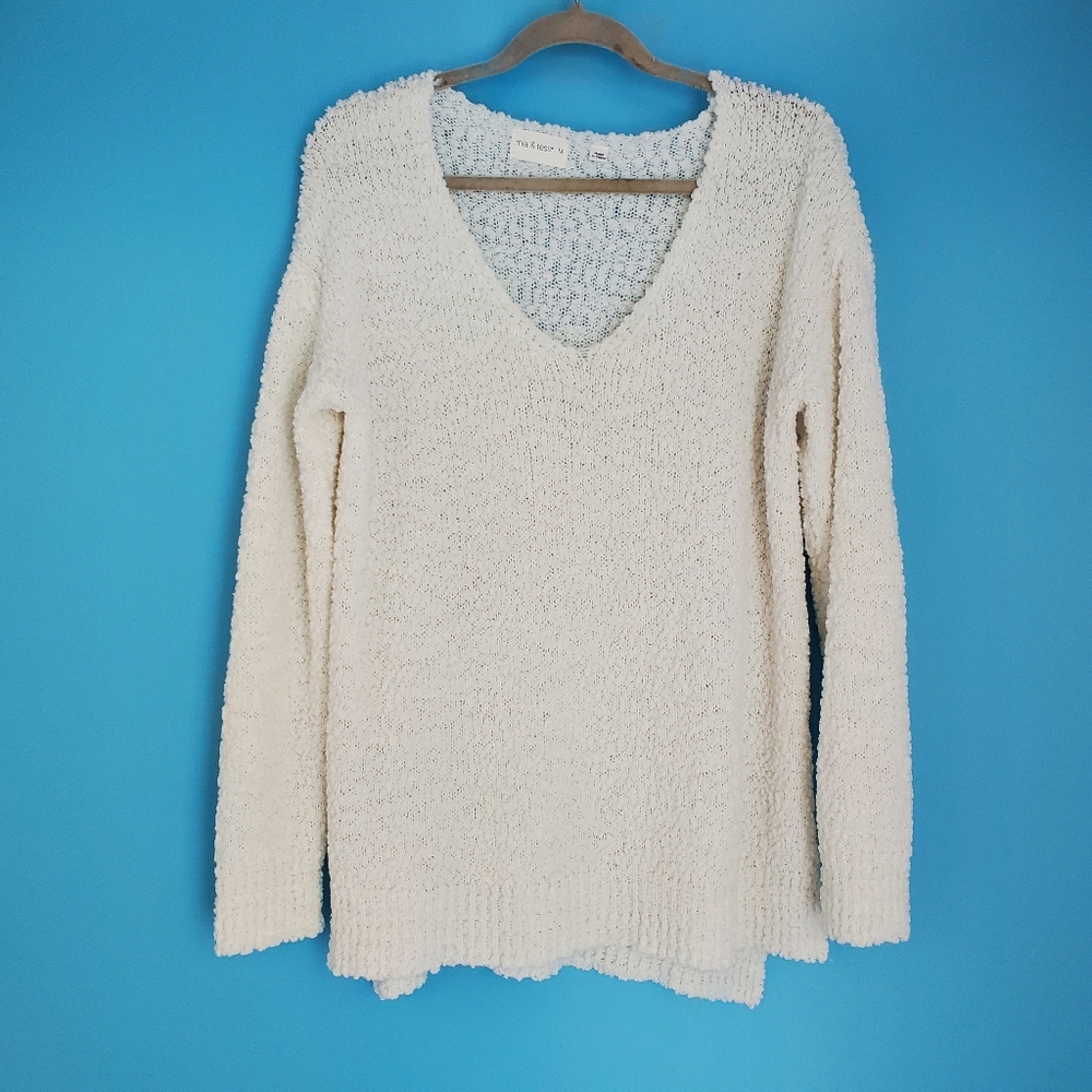 mia & tess Sweater Size Medium Knit V-Neck